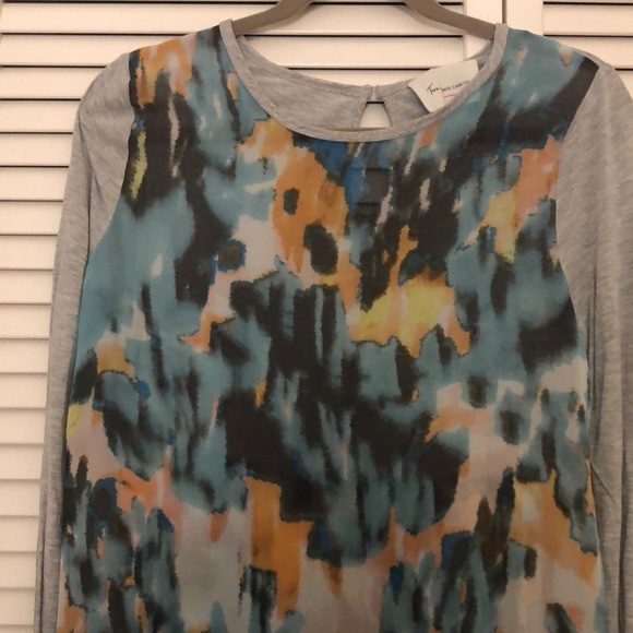 Cute top - Picture 2 of 4